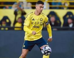 成绩斐然，加斯佩里尼被罗马球迷描绘成魔法师形象画在墙上