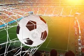 菲戈：刚从巴萨去皇马时没人带我训练，我在酒店里住了三个月！